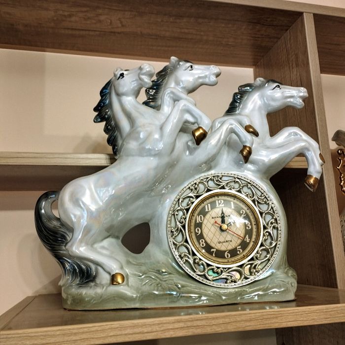 Часы Лошади Фарфор