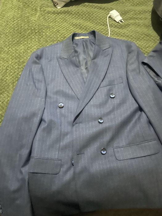 Продам костюм 3 ка