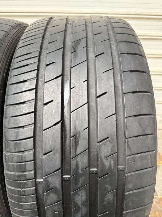 Автомобилни гуми 255 40 19 Momo