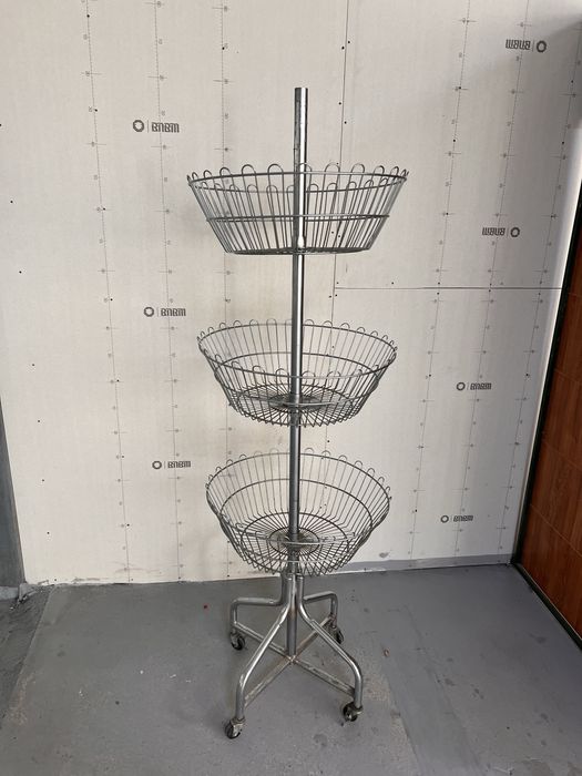 Продам стеллажи корзины для распродаж полки