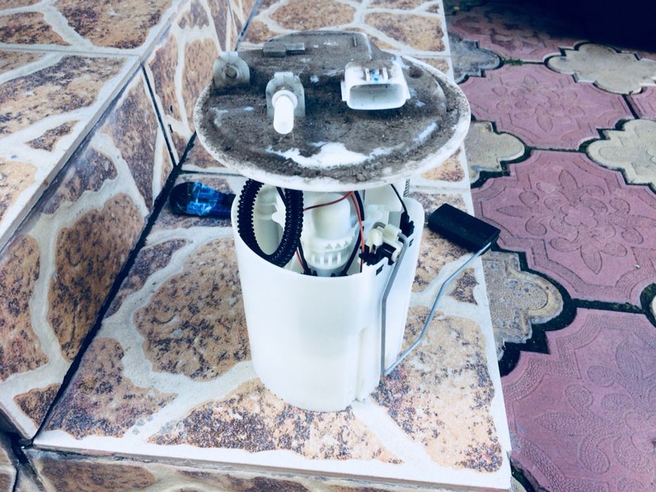 megane 3 pompa benzina si alte piese