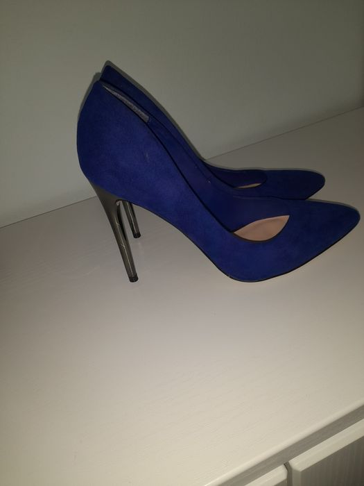 Pantofi stiletto