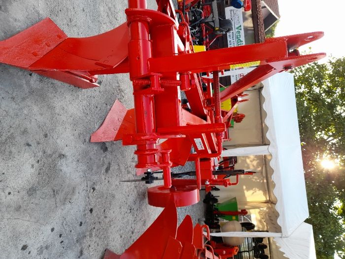 Навесен плуг (Полски)