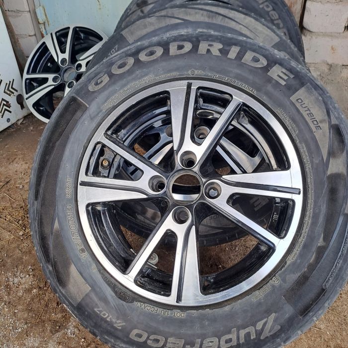 Продаются шины в хорошем состоянии