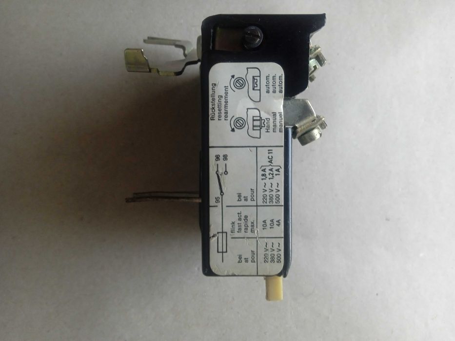 НОВЫЙ Концевой микро переключатель YAMATAKE-HONEYWELL 2MN1