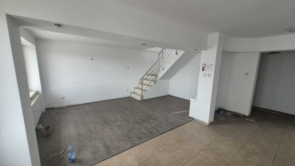 Apartament 4 camere si garaj dublu zona Ciuperca
