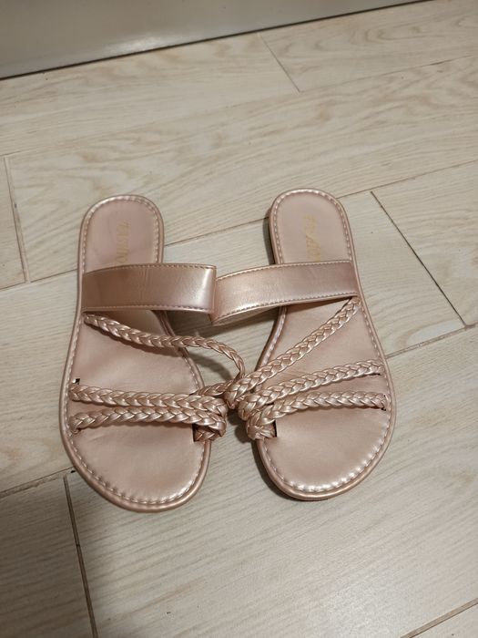 Slapi dama mărimea 38