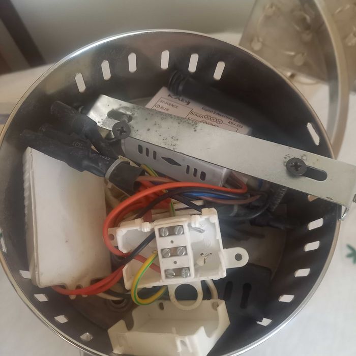 продам люстры б. у. Костанай центр