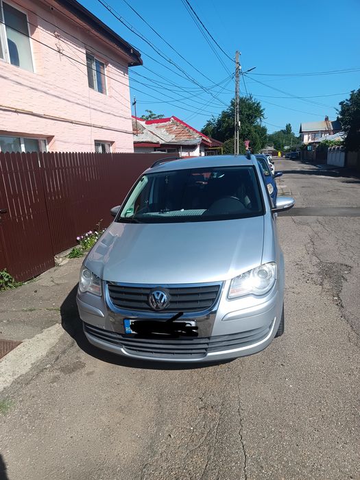 Volkswagen Touran 2010 1.4 TSI (Benzina) 7 Locuri