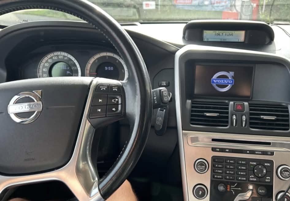 Vând Volvo XC60