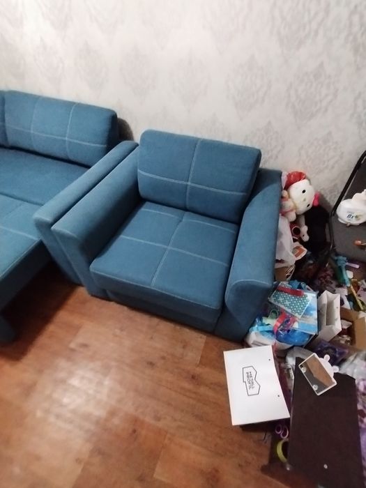 Продам диван (плюс кресло-кровать)