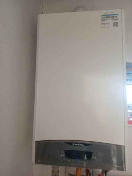 Газовый котел Аристон