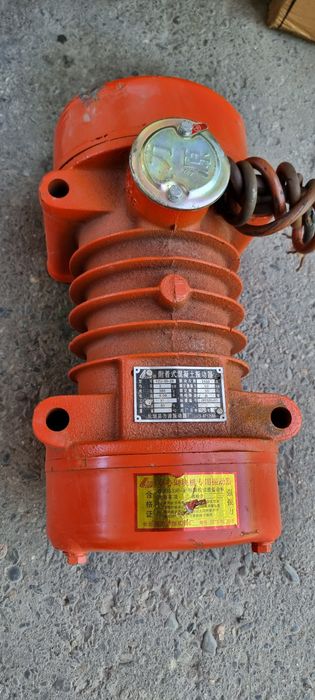 Продам вибраторы и электро двигатель с автостопом