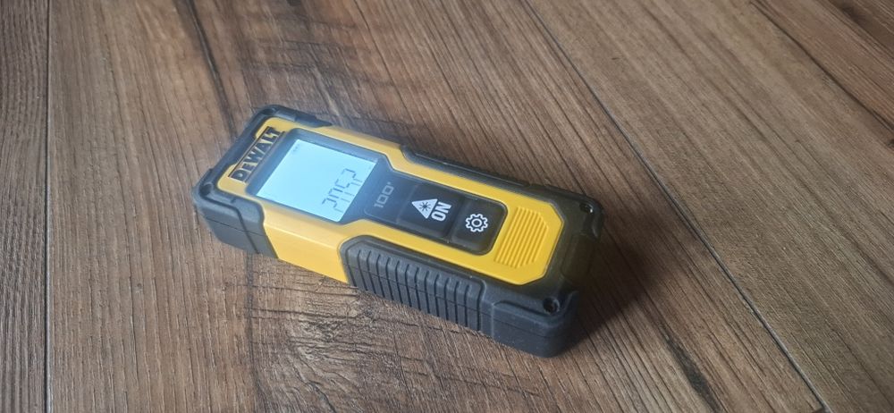 Telemetru cu laser DeWalt NOU