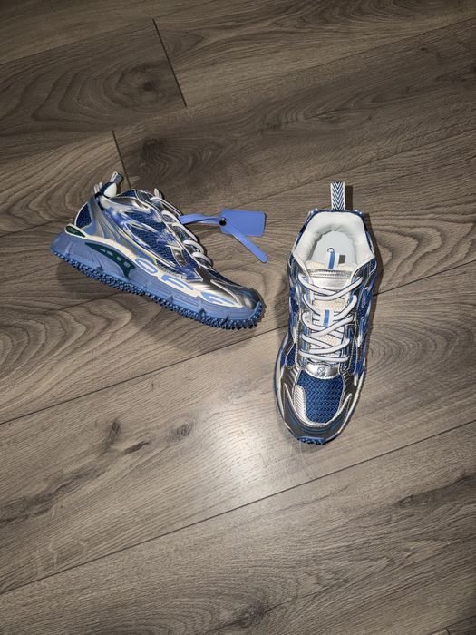 Off White Be Right Back