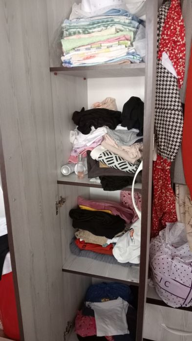 Шкаф сатылады . .