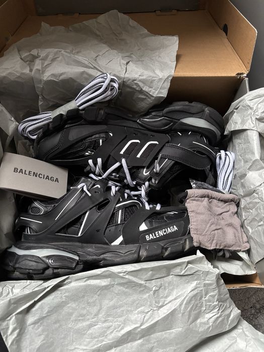 Balenciaga track led