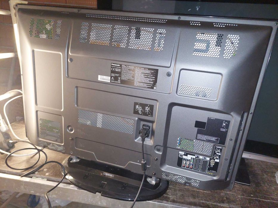 Телевизор Панасоник 42 инча