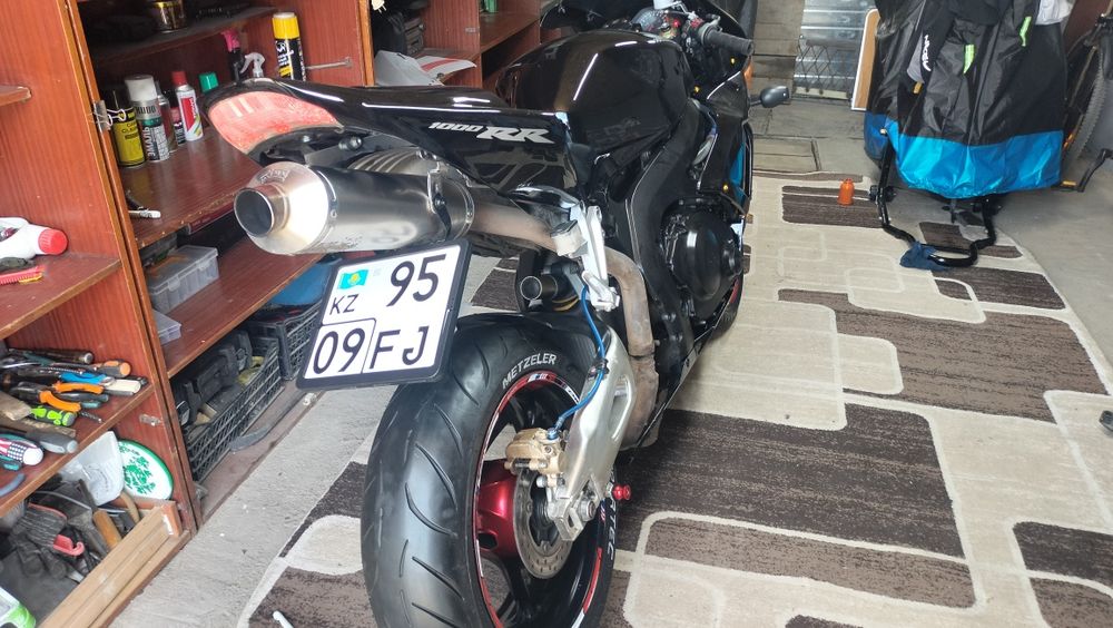 Продам мотоцикл Хонда сбр 1000 RR