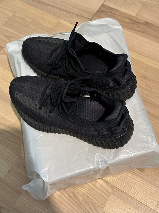 Yeezy 350 negre noi