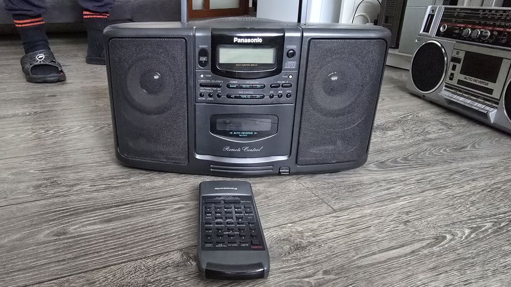 Casetofon Panasonic cu telecomanda