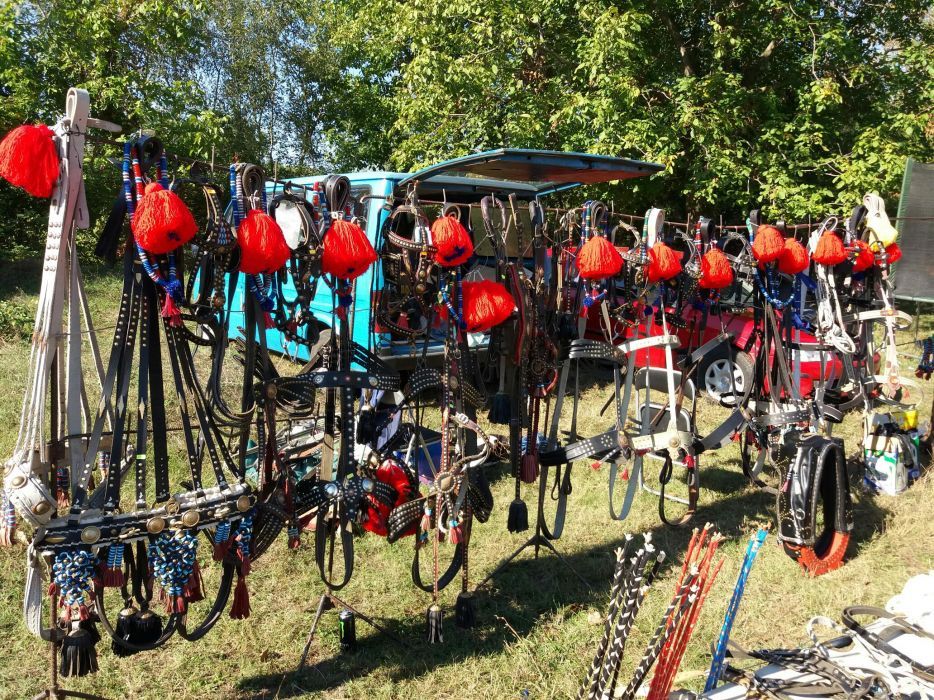 коне-амуниция-сарач