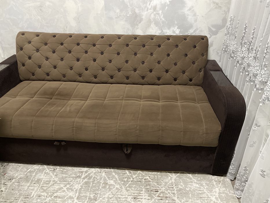 Продаётся Диван 5 летний