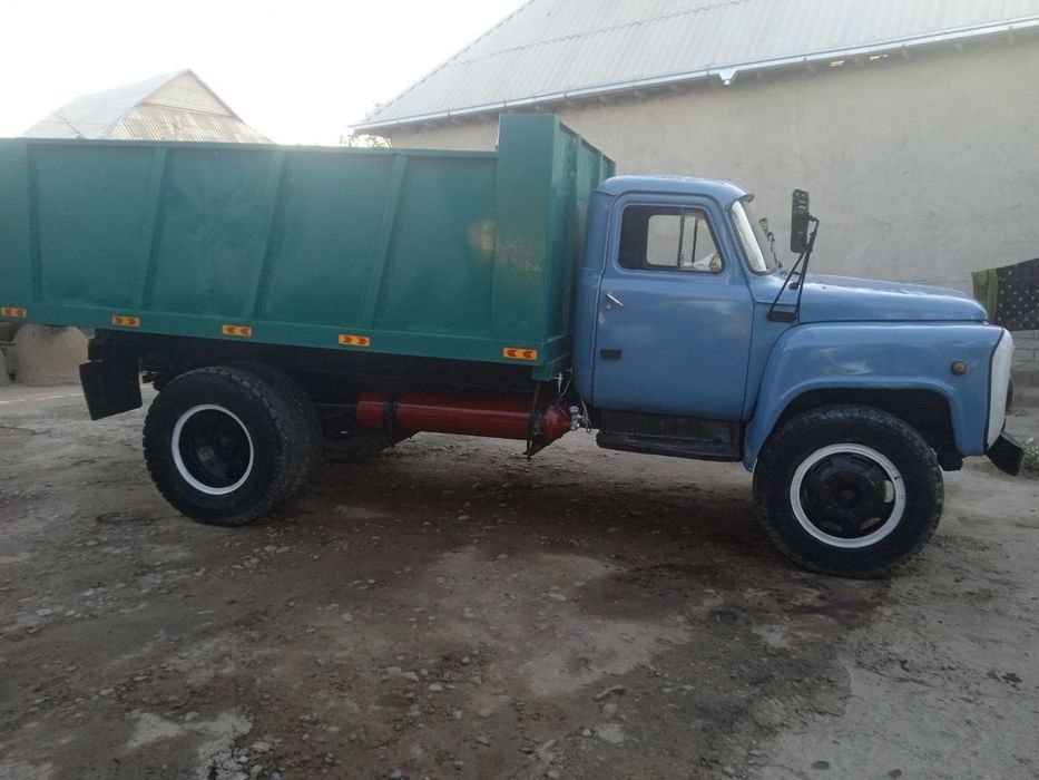 Gaz-53 moshin sotiladi