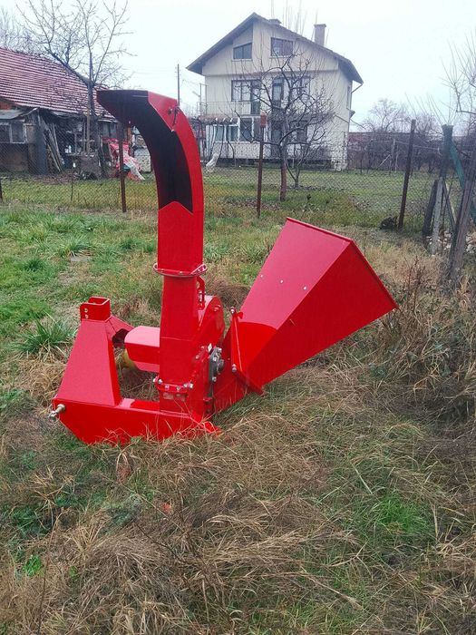 Дробилка за клони, отклоняваща косачка за трактор