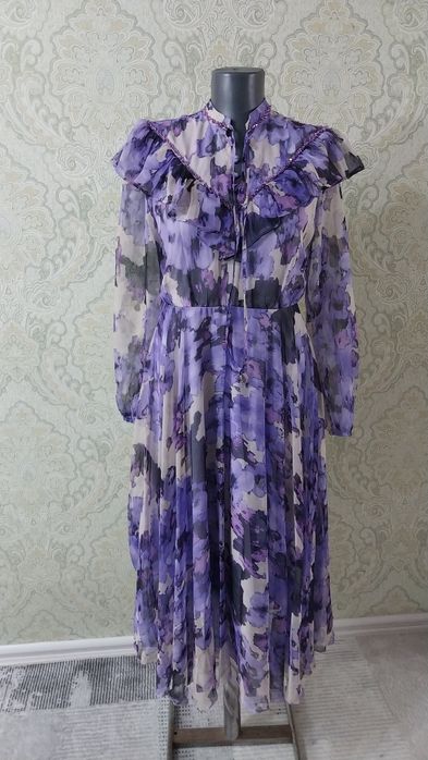 Платья вечерние почти новые