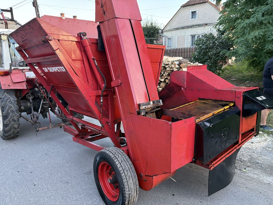 Culegator dupa tractor