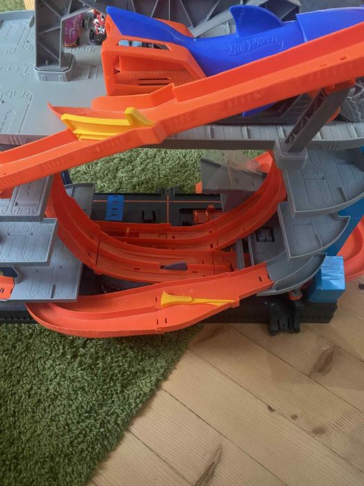 Писта Hot Wheels Ultimate Garage