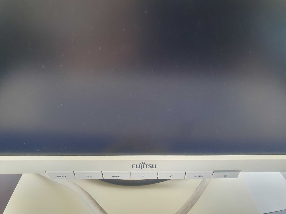 Fujitsu LCD B22W-6 дисплей  22инча с клавиатура Hama