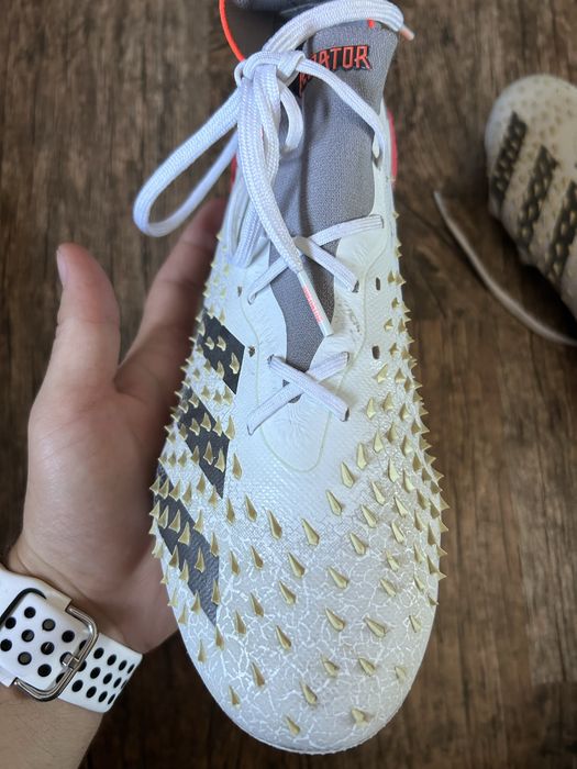 Професионални бутонки adidas Predator Freak 40,5