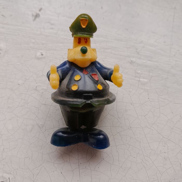 Гуфи полисмен пластмасса гдр