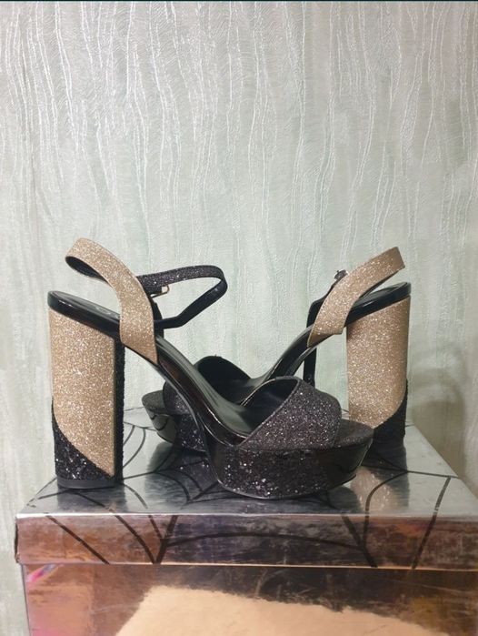 Продам басаножки 38 р Новые