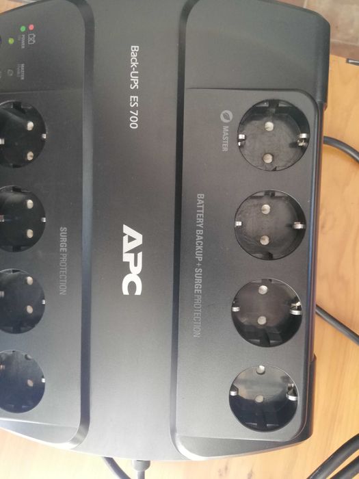UPS APC ES 700, 405 Watt, 700 VA + cablu date