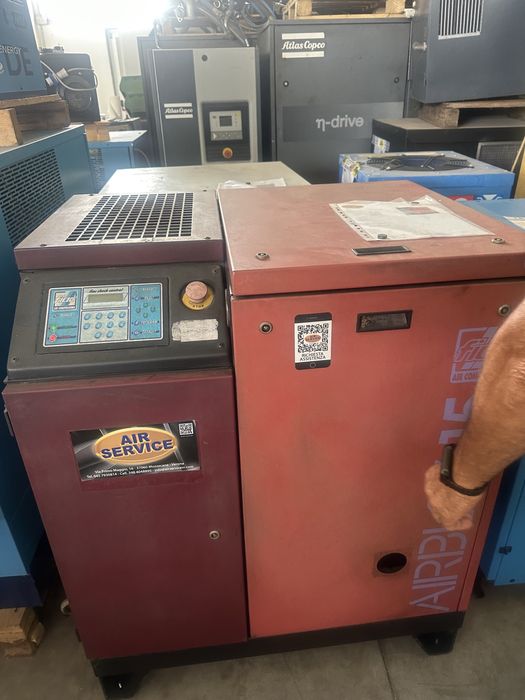 Compresoare de aer pe surub si piston