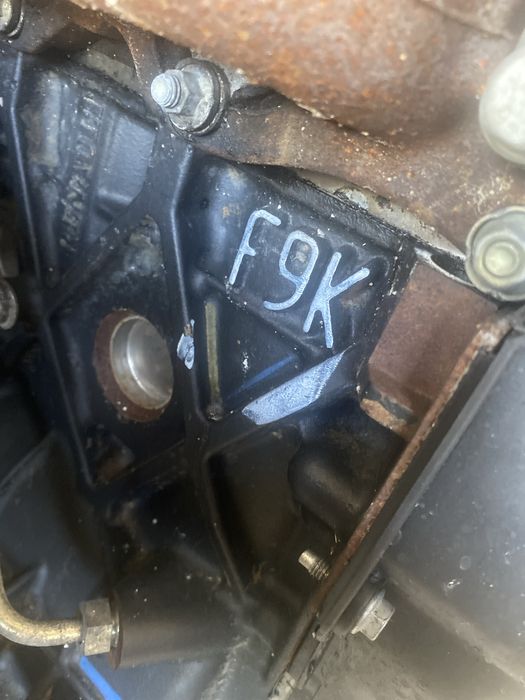 Двигатель  RENAULT F9Q