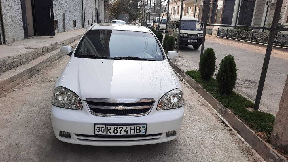 Lacetti 2013, 1,6 мотор, 3 позиция. Срочно продаю!!!