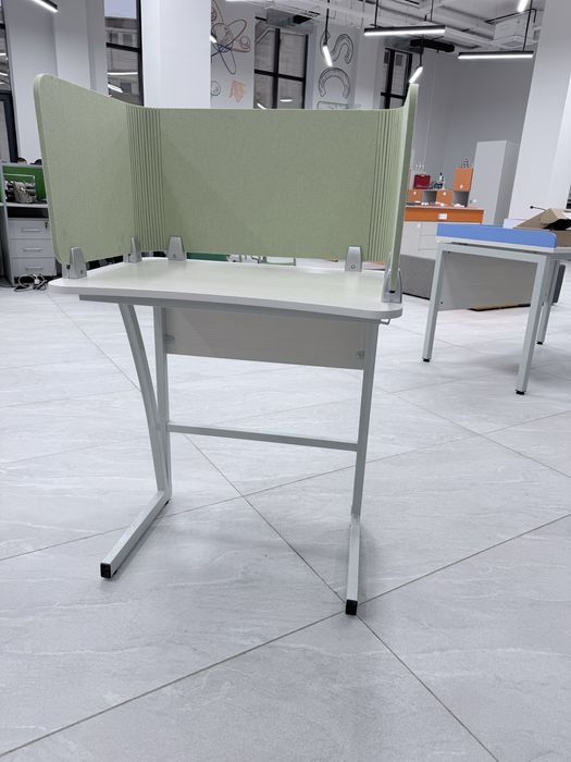 Продам мебель: парты, шкаф