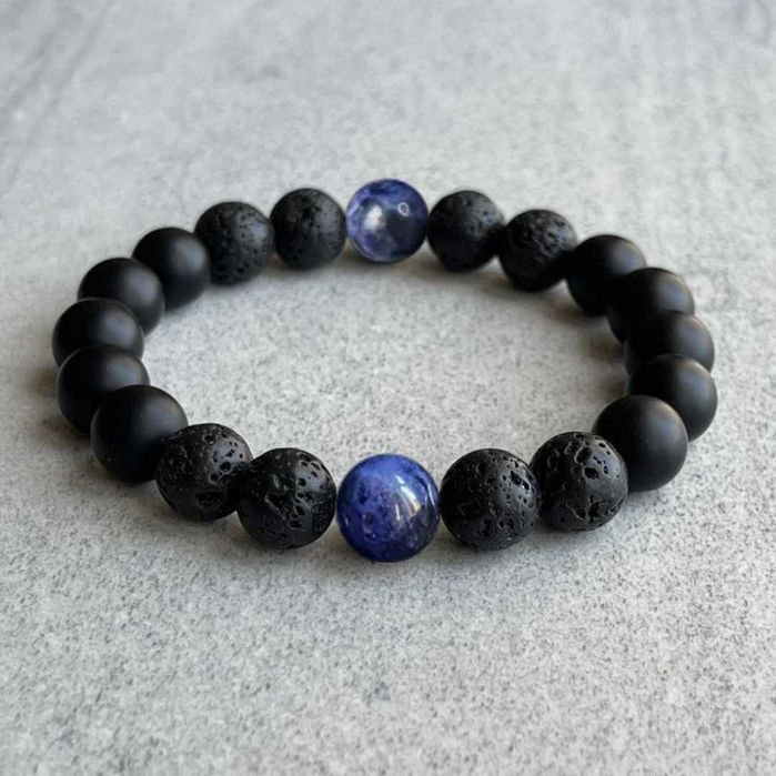 Подарочный мужской браслет из натурального камня в крафтовой упаковке.