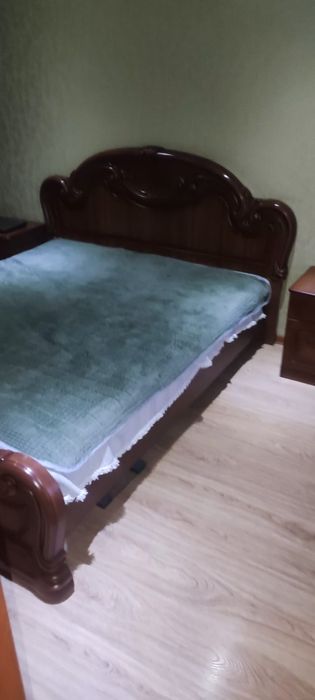 Продам спальный гарнитур