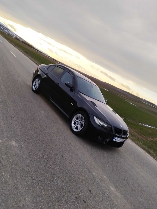 Vând bmw e90 seria 3 an 2007 motor 2.0d 163 cp manual