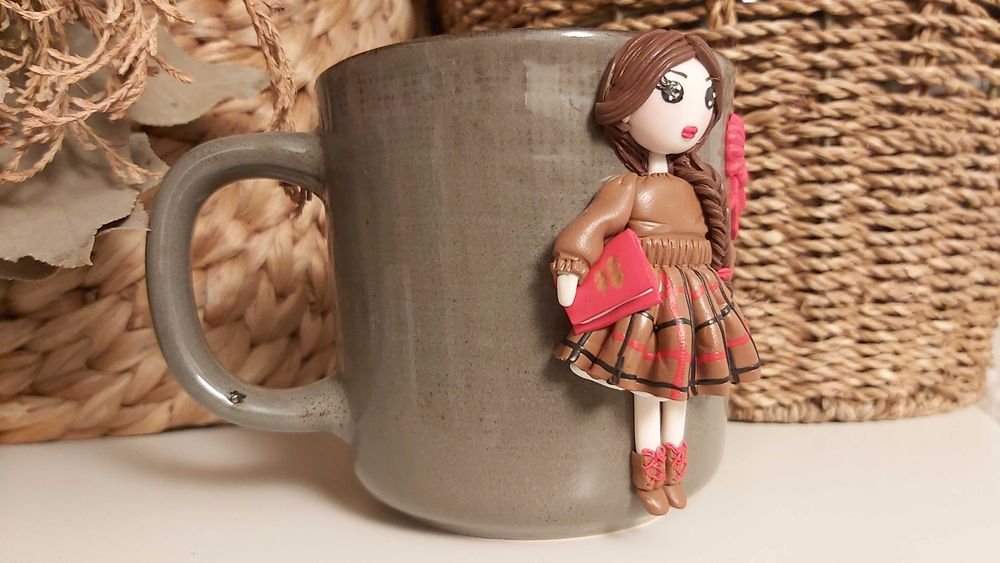 Cadou martisor pentru fetite, sotie/iubita cana papusa handmade