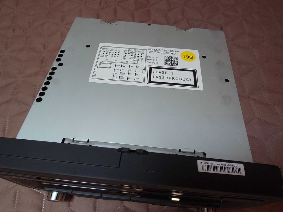 Оригинално VW CD радио на Blaupunkt (Volkswagen Radio LOW EU G+ BVX)