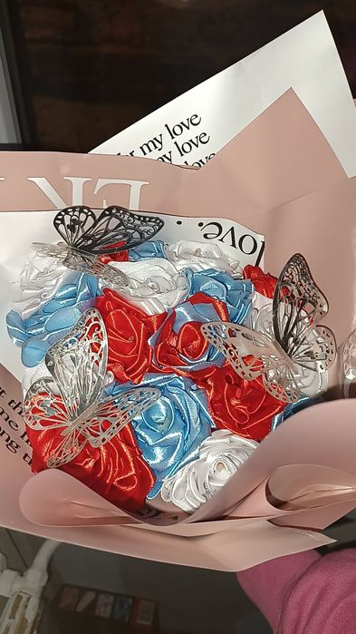 Trandafirii din material de satin