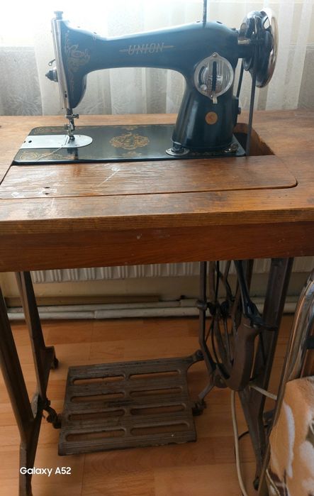 Ретро шевна машина -крачна UNION