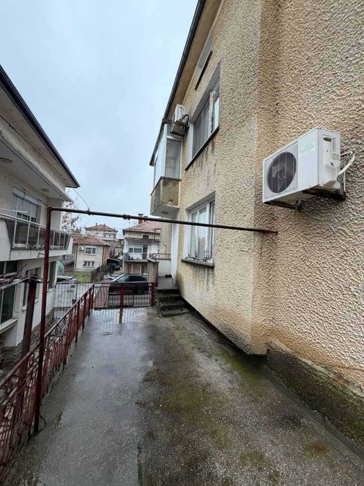 Триетажна къща в Центъра на гр.Свиленград,обл.Хасково