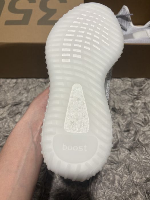 Yeezy 350v2 static